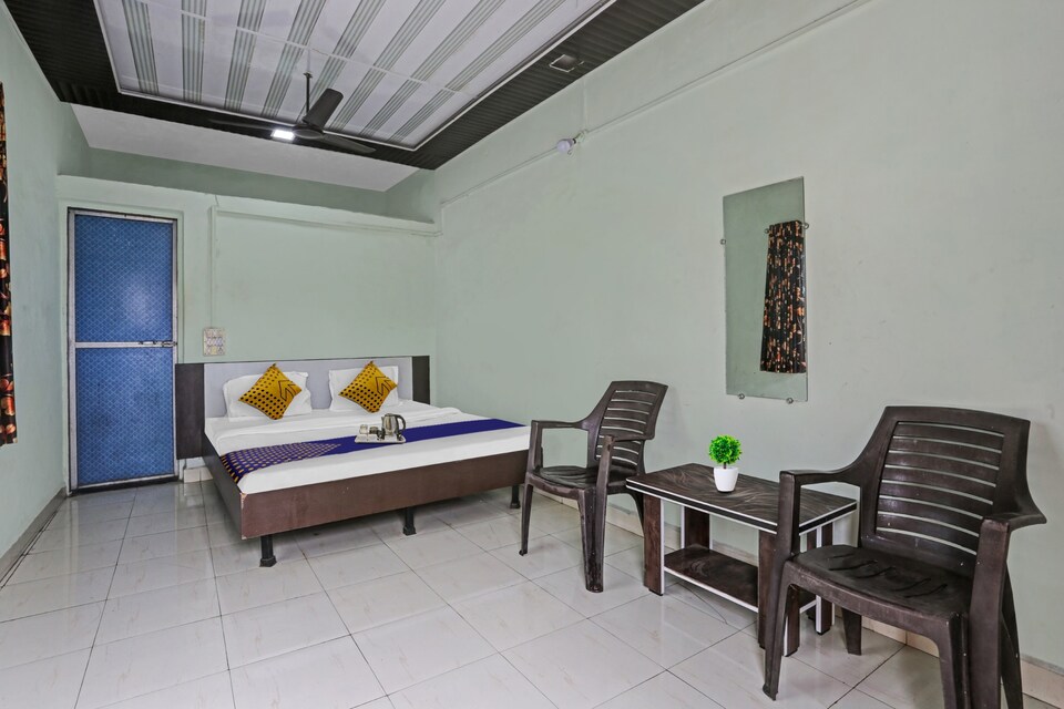 SPOT ON Akash Lodge, Mumbai- Kalyan-Bhiwandi- Badalapur, Mumbai