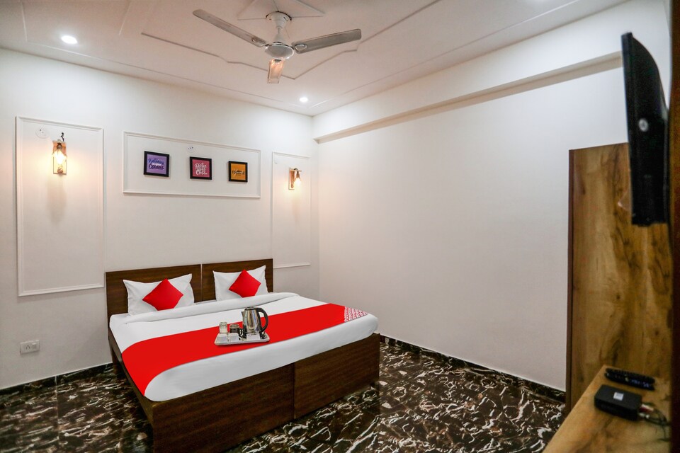 Flagship Hotel Neelam Villa Octavia, Noida City, Noida