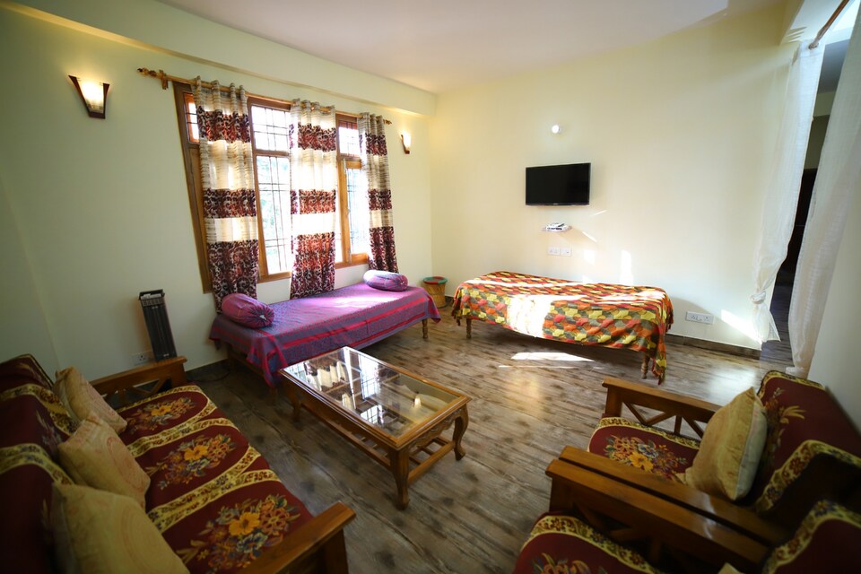 OYO Home 12125 Shimla Woods 3BHK, New Shimla, Shimla