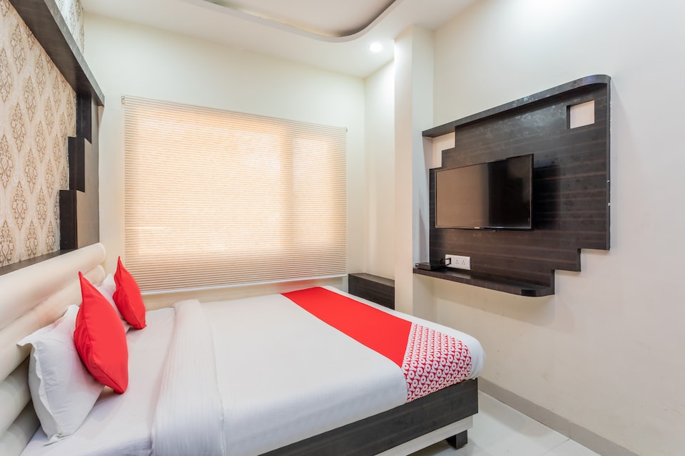 OYO 12128 Hotel Sajan Palace, Mahakal Temple 1, Ujjain