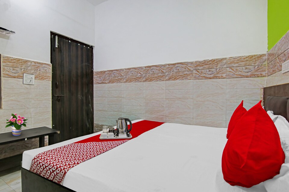 OYO Niketan Guest House, AIIMS Delhi, Delhi