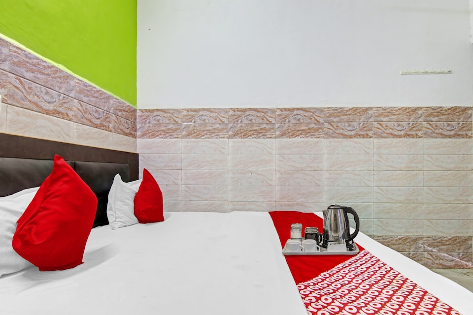 OYO Niketan Guest House, AIIMS Delhi, Delhi