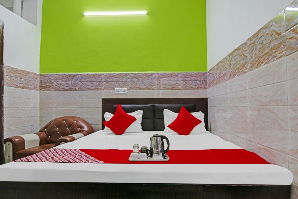 OYO Niketan Guest House, AIIMS Delhi, Delhi