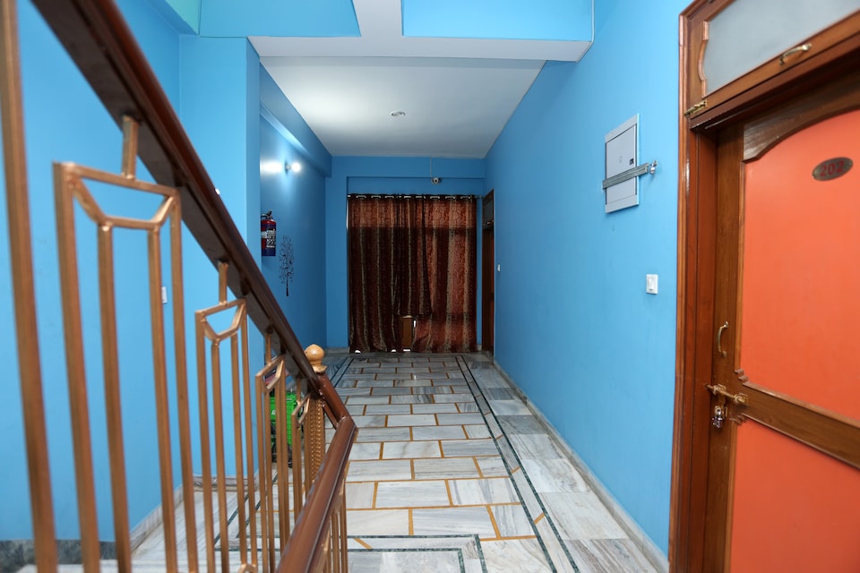 OYO 12133 Hotel Shanti, Golghar, Gorakhpur