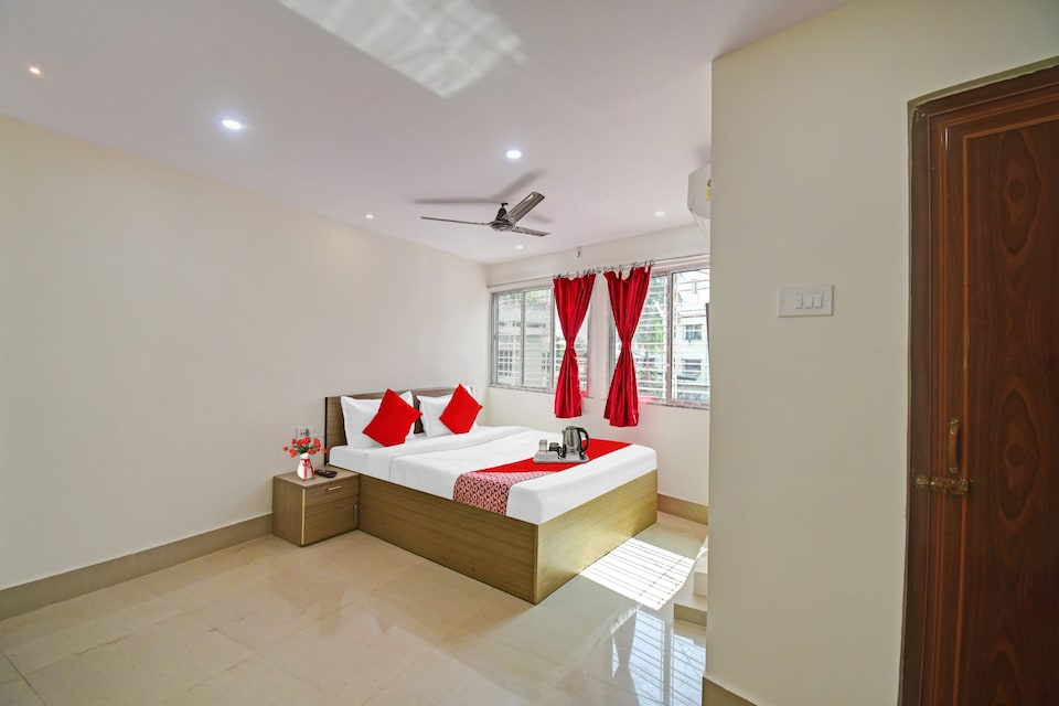 Super Hotel O Vhyom Sky Palace, Behala Kolkata, Kolkata