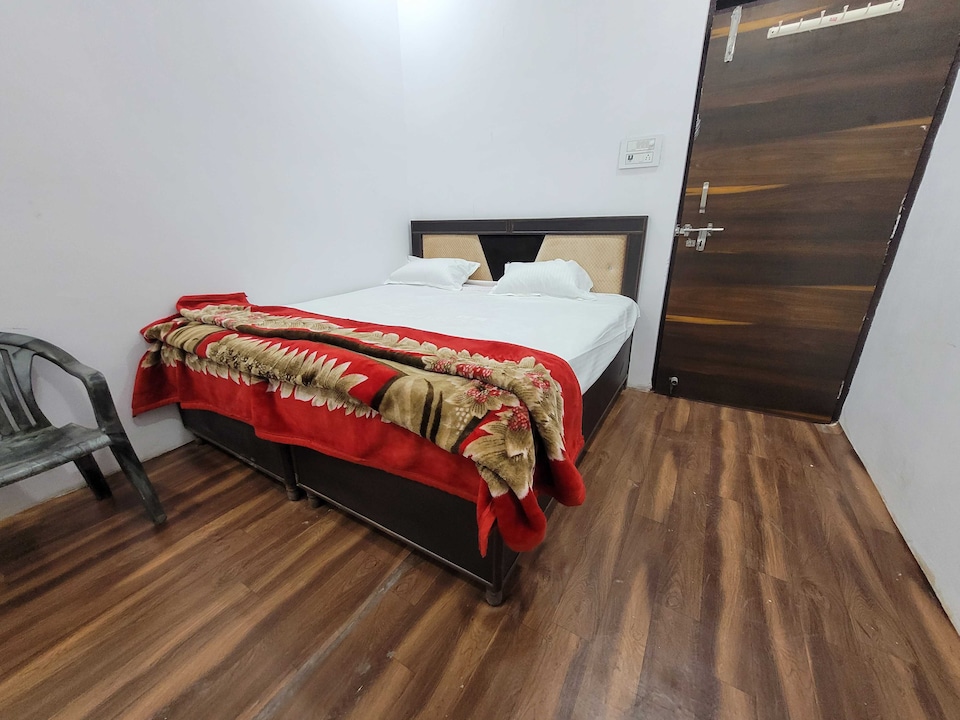 OYO Hotel City Heart, Meerut, Meerut