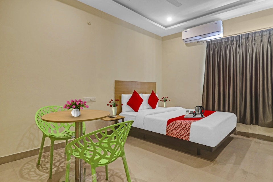 OYO Hotel 7 Hills Luxury Rooms, Flagship Hyderabad, Book ₹1583 OYO