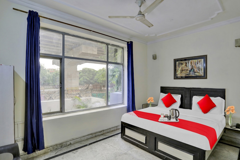 Hotel O DIAMOND TREE SECTOR 49 NOIDA NEAR PRAYAG HOSPITAL, Noida City, Noida