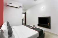 OYO Townhouse 1110 Hotel Akshay Near Omaxe Celebration Mall