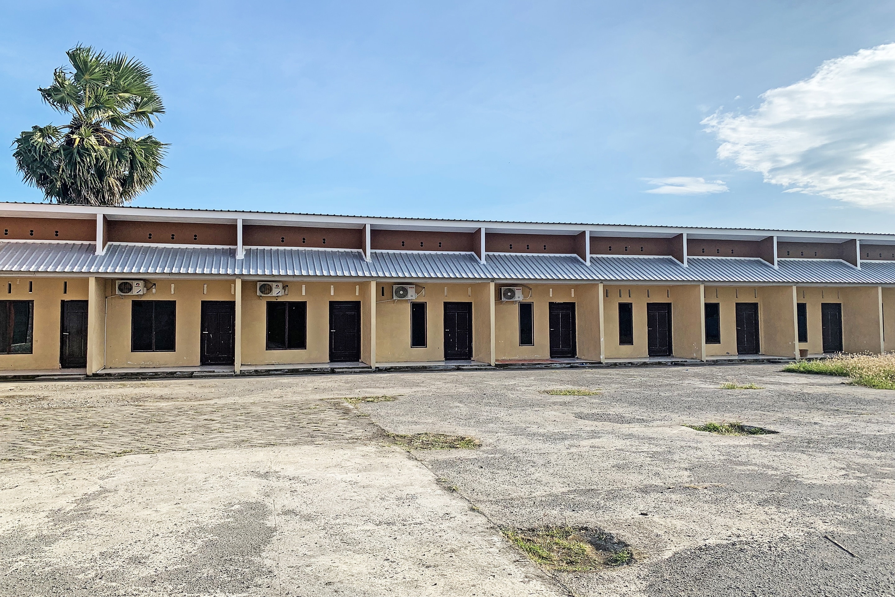 Hotel O Penginapan Radja Jeneponto, OYO Hotels Makassar, Book @ Rp49472 ...