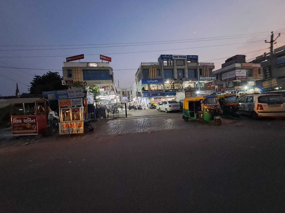 OYO Flagship 93653 Hotel Janvi Palace, Gandhinagar, Gandhinagar