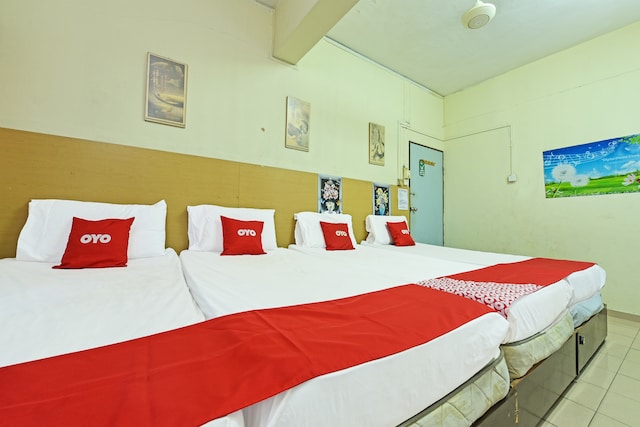 SPOT ON 90625 Super Green Grass Hotel