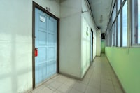 SPOT ON 90625 Super Green Grass Hotel