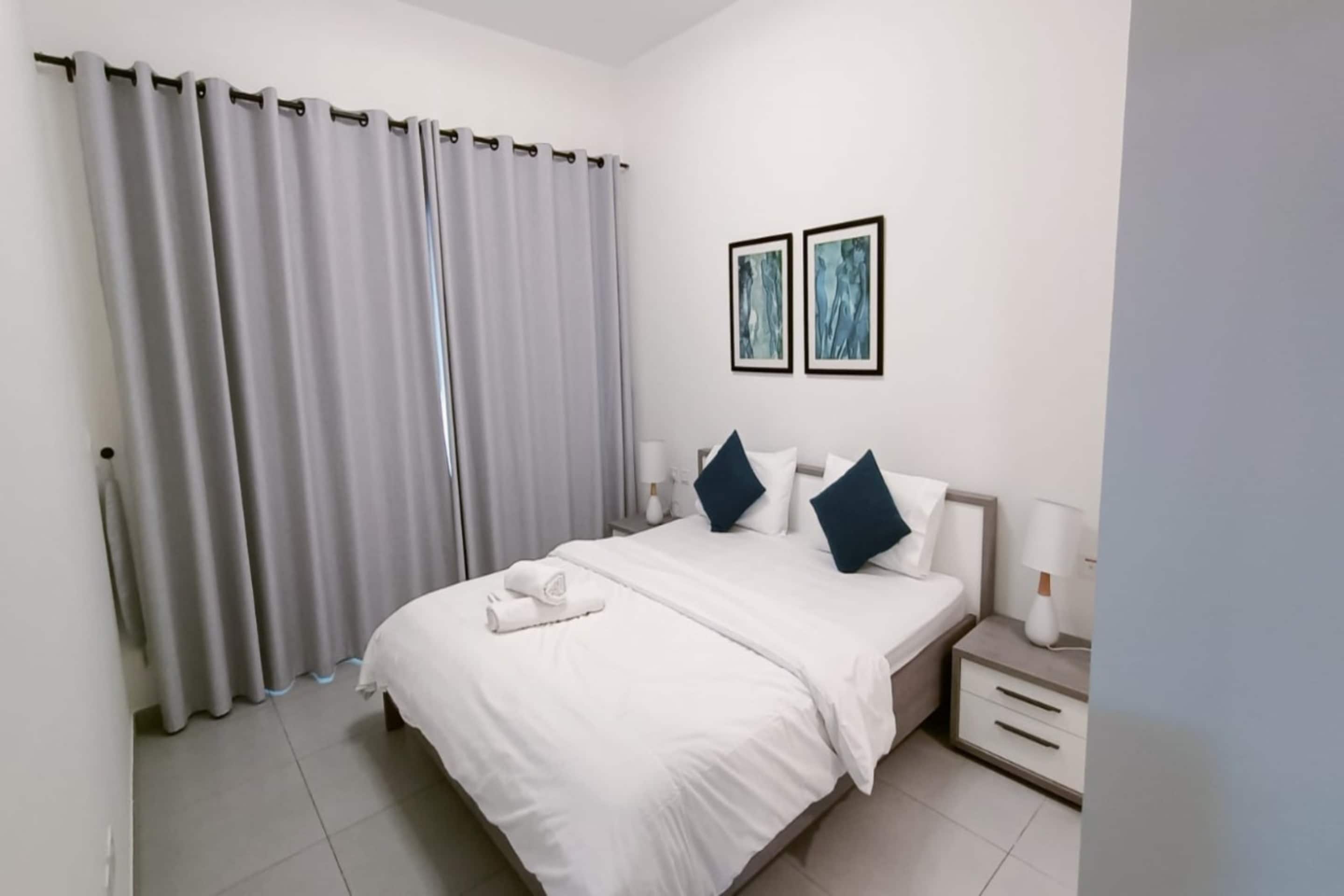 OYO 962 Home Wings 1br, Dubai Hills