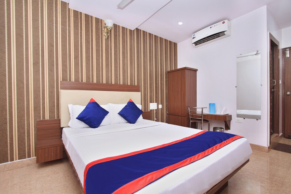 OYO 12153 Hotel B S International, Mysore City Center, Mysore