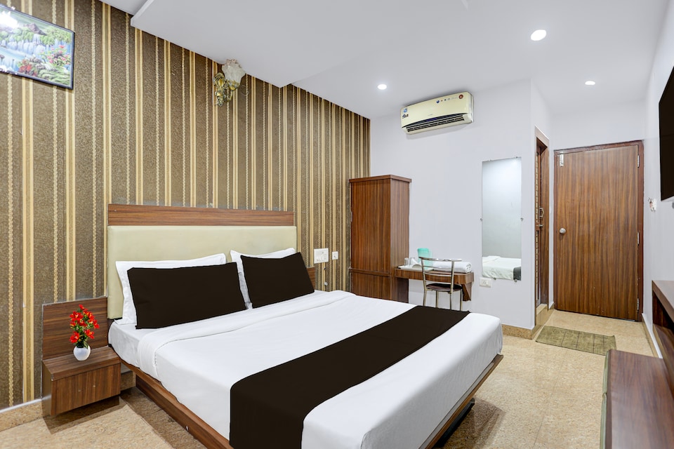 Super Collection O Mysuru St. Philomena Church Formerly BS International, Mysore City Center, Mysore