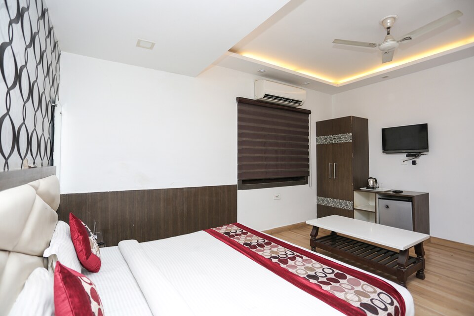 OYO 12154 Hotel Heaven Resort, Fatehabad Road, Agra