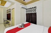 Hotel O  AP Royal Rooms
