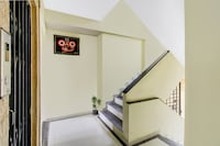 Hotel O  AP Royal Rooms
