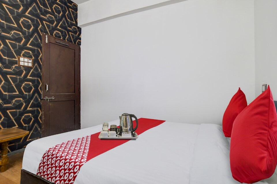 Live on new code-IND1028, MG Road Indore, Indore