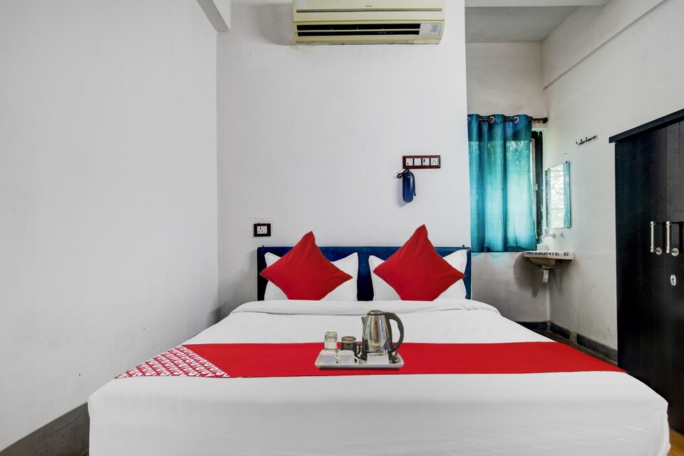 Live on new code-IND1028, MG Road Indore, Indore