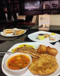 OYO The Royal Stay Greater Noida Near PVR Ansal Plaza Greater Noida