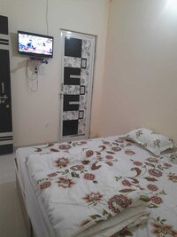 OYO Om Residency & Resturant