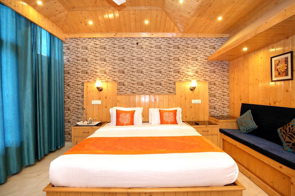 OYO Home 12170 Luxury Wooden Rooms, Kasauli, Kasauli