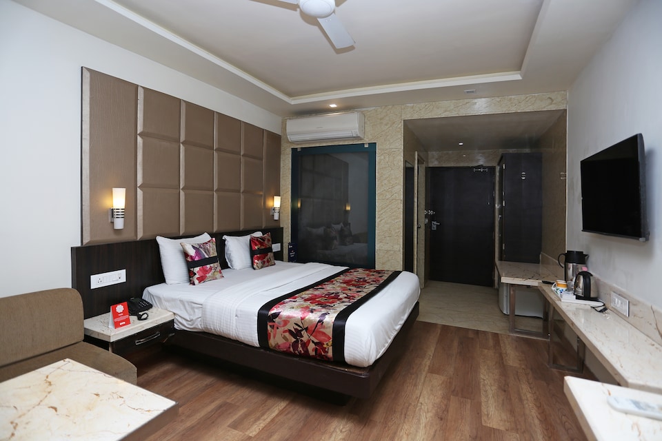 Capital O 12172 Hotel Deep Premium, Govind Nagar Kanpur, Kanpur