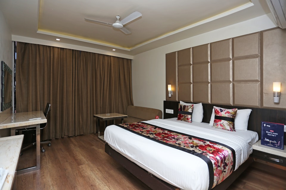 Capital O 12172 Hotel Deep Premium, Govind Nagar Kanpur, Kanpur