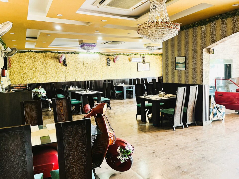 OYO New Aqube, Airport Lucknow, Lucknow