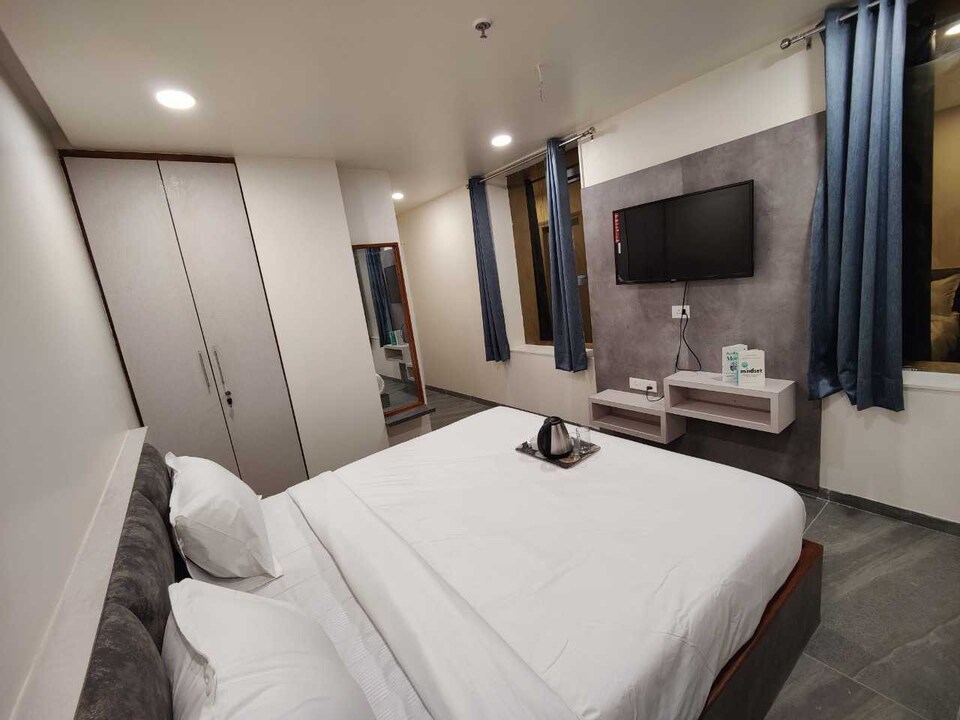 POP 700214 Hotel The Circle Townhouse, Railway Station Jaipur, Jaipur