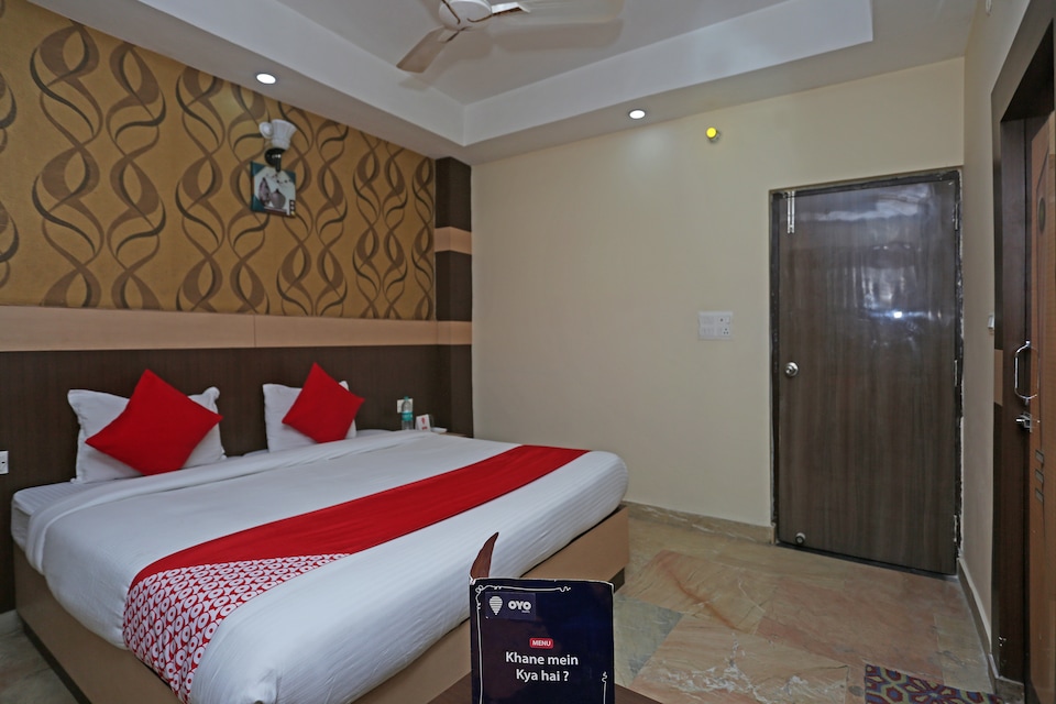 OYO Flagship 12177 Hotel Crystal Inn, Gomti Nagar Lucknow, Lucknow
