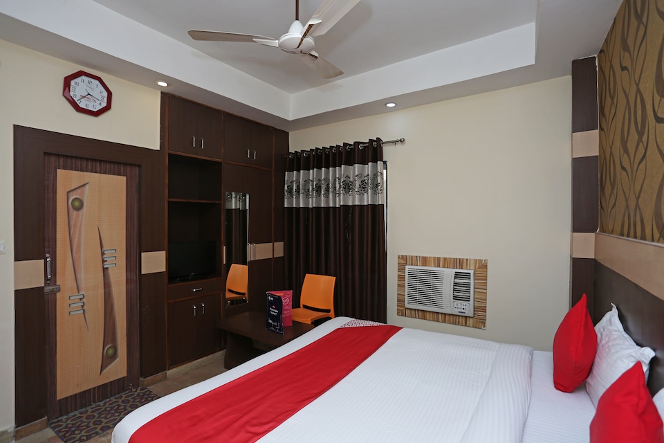 OYO Flagship 12177 Hotel Crystal Inn, Gomti Nagar Lucknow, Lucknow