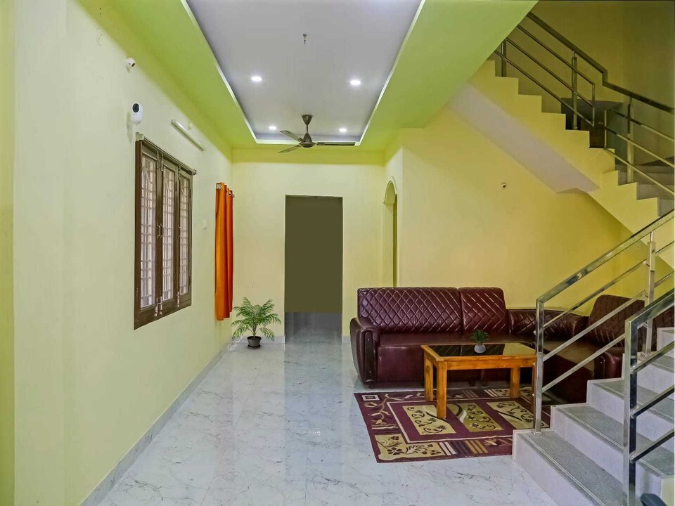 OYO Flagship 700266 The Sea View Guest House, Beach Side Visakhapatnam, Visakhapatnam