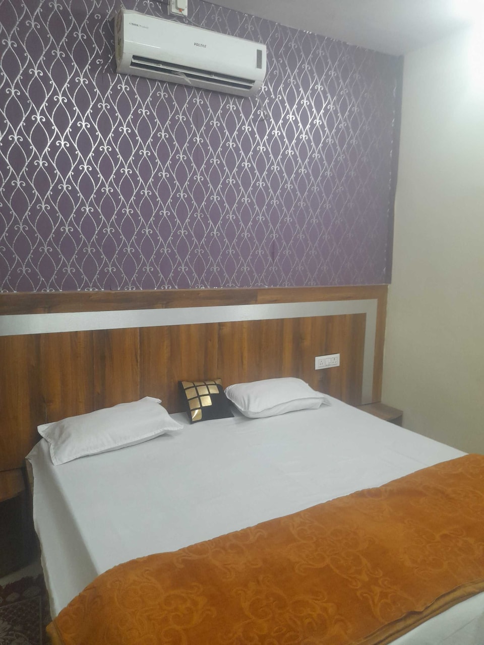 OYO Hotel Rajmahal, Aligarh, Aligarh