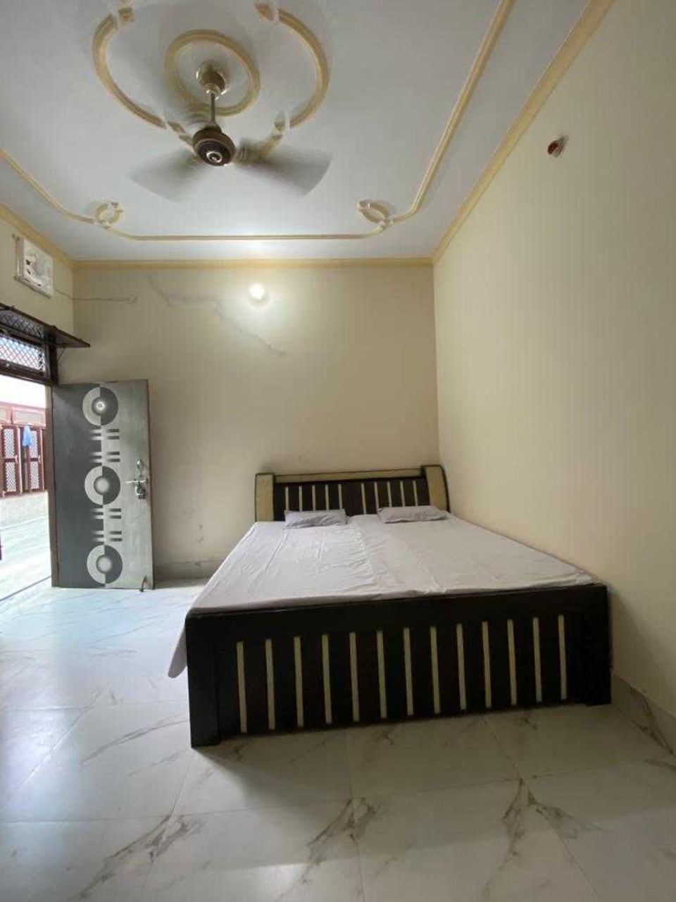 OYO Samrat Hotel Sahaswan, Sahaswan, Sahaswan