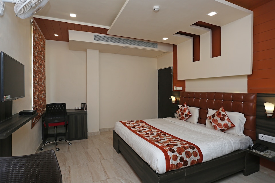 Collection O 12178 Ayushmaan Grand, Faizabad Road, Lucknow
