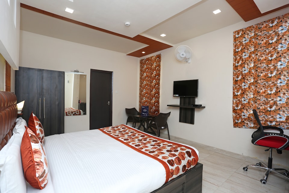 Collection O 12178 Ayushmaan Grand, Faizabad Road, Lucknow