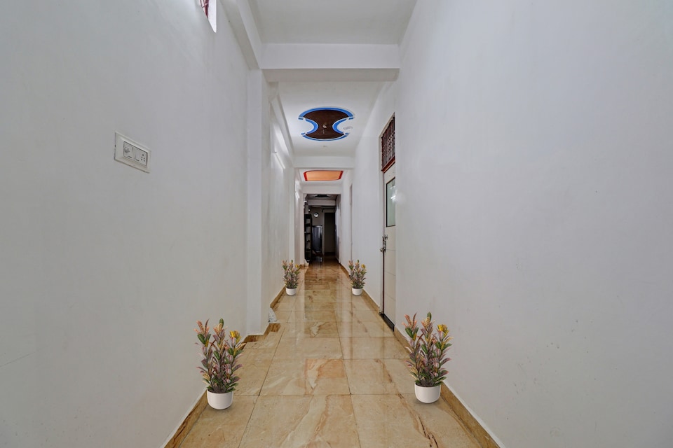 Hotel O Shiv Gwalior Inn, Lashkar, Gwalior