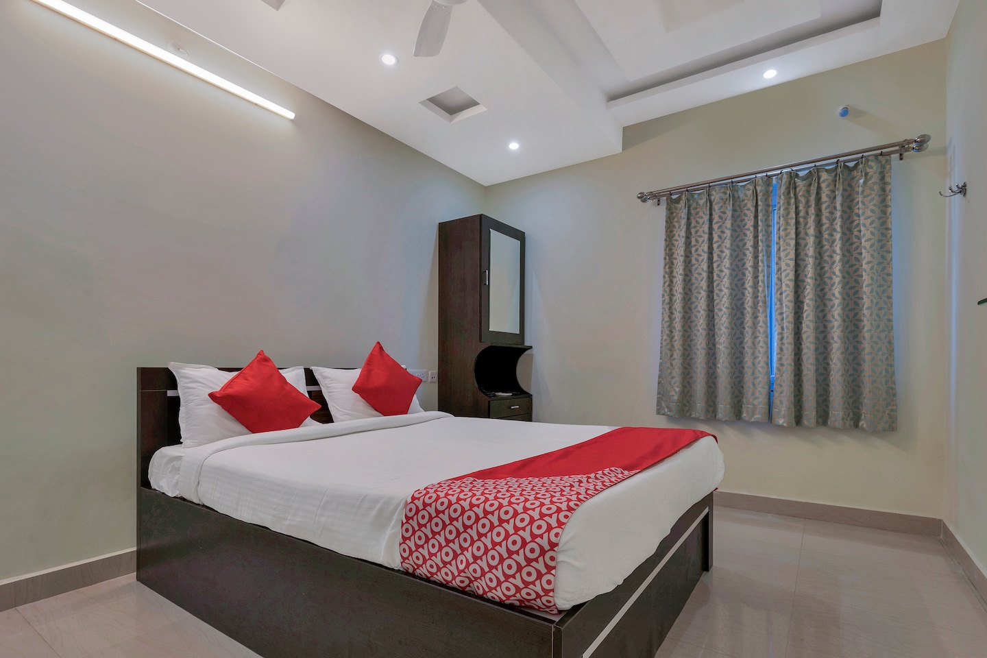 Oyo 12181 Hotel Gravity Hyderabad Reviews Photos Oyo 12181 Hotel Gravity 1