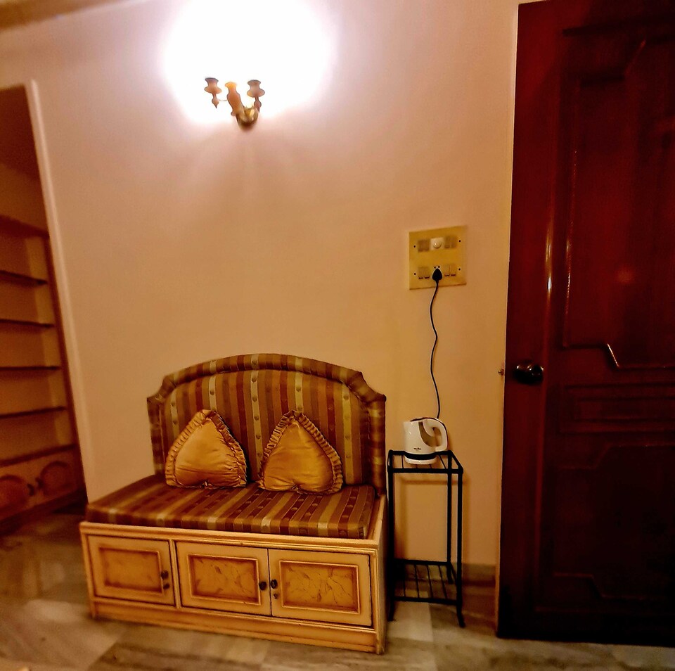 OYO HOME 700372 Abode Homestay Kolkata, Gariahat Kolkata, Kolkata