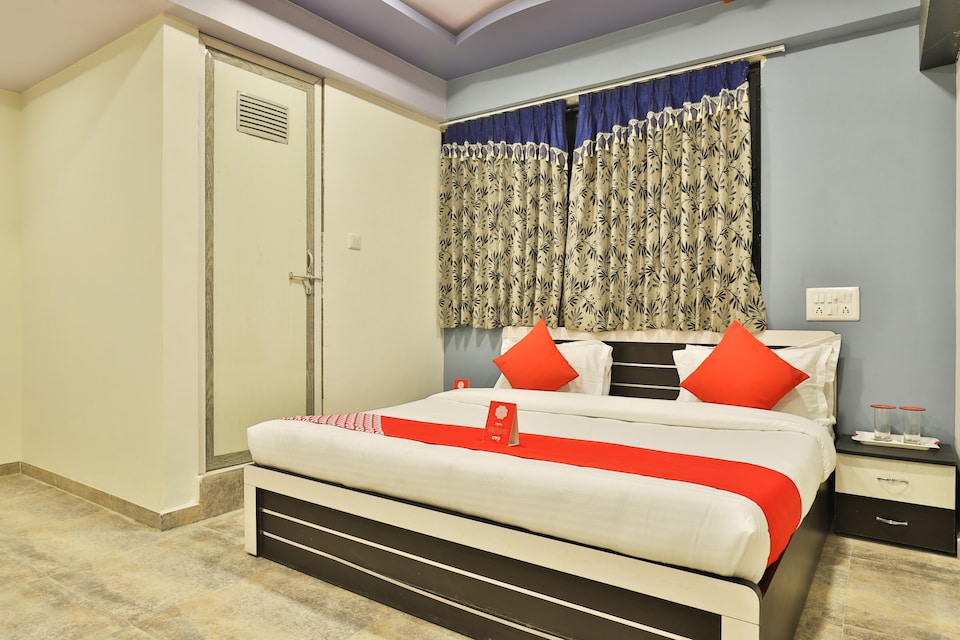 Live as AHM736, Ahmedabad Airport, Ahmedabad