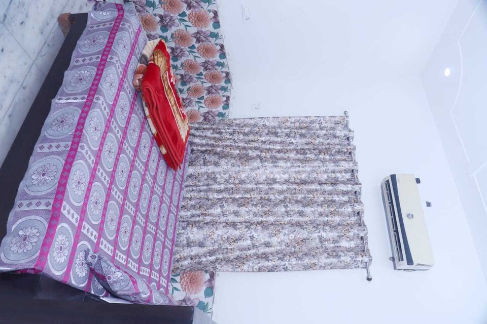 OYO Galaxy Rooms, Chandausi, Chandausi