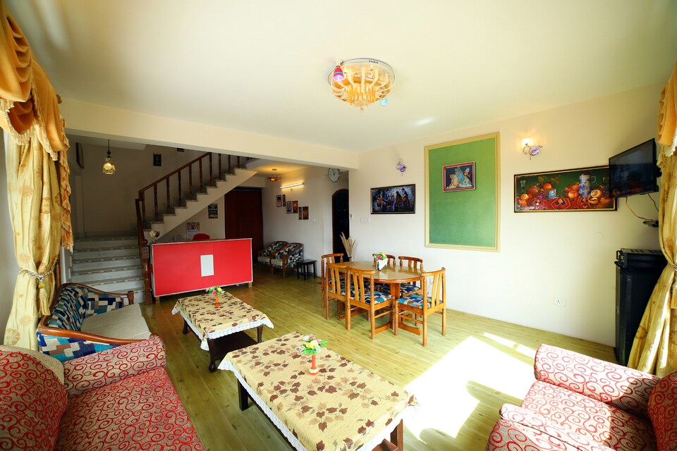 OYO Home 12183 Mountain View, Mashobra-Naldera, Shimla