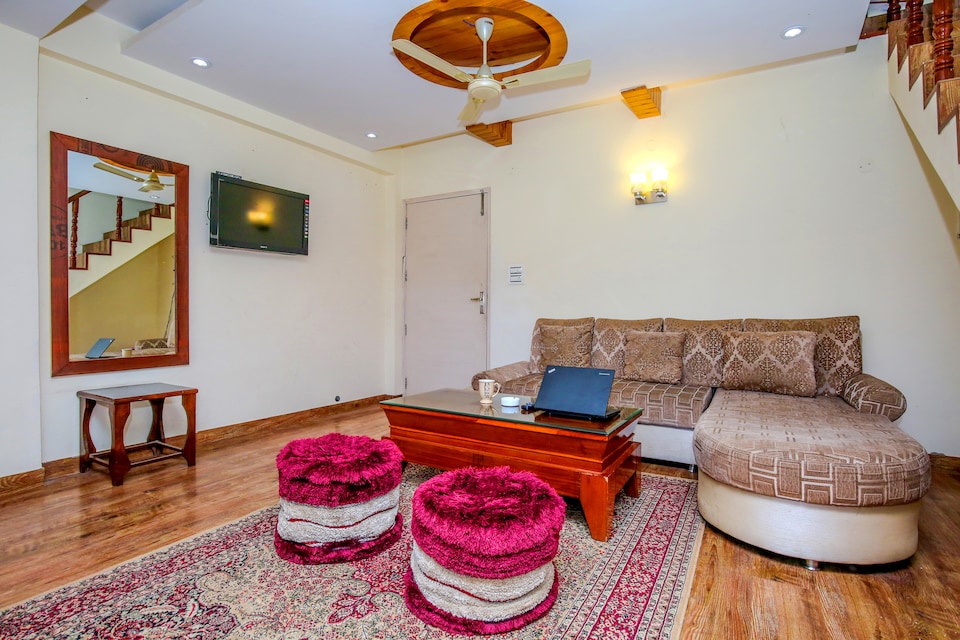 OYO Home 12185 Wayside Villa 3BHK, Kasauli, Kasauli