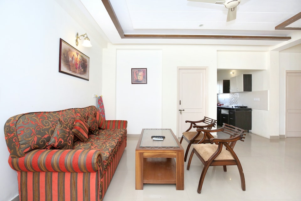 OYO Home 12186 Bright 3BHK, Kasauli, Kasauli