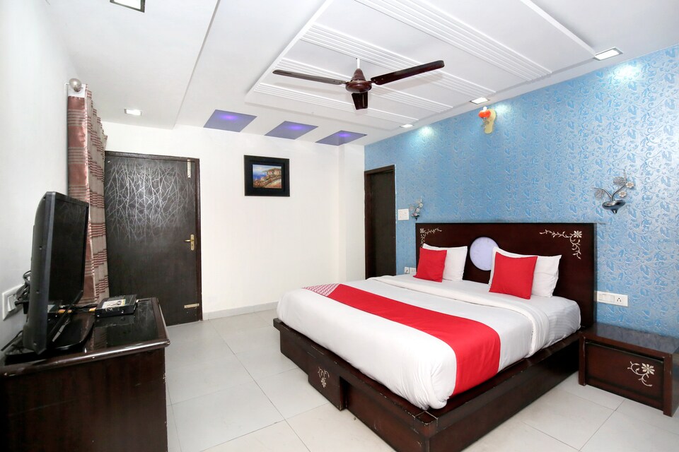 OYO Home 12188 Modern 2BHK, Kasauli, Kasauli