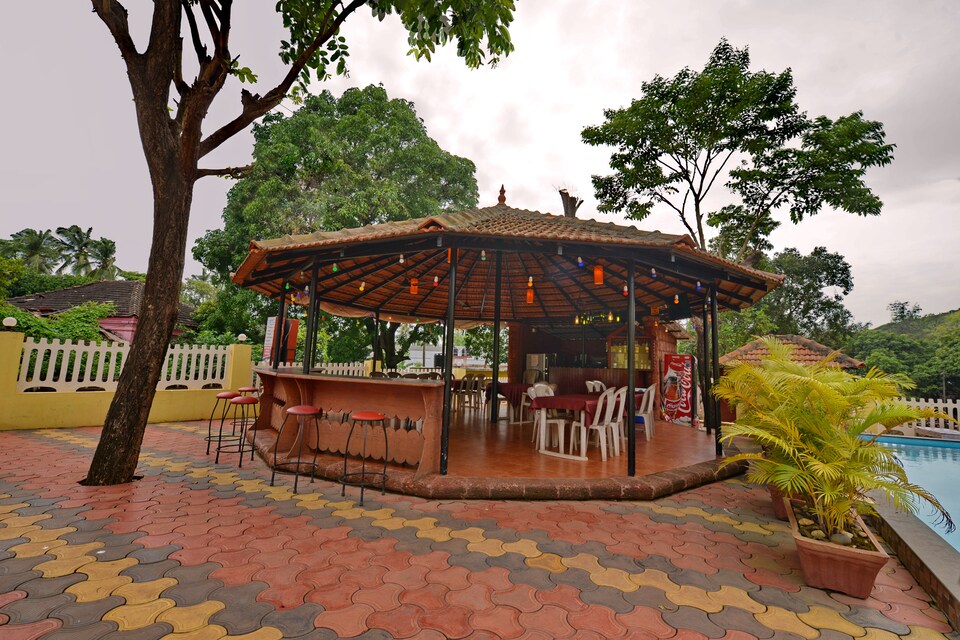 OYO Flagship 12189 Courtyard Guesthouse , Anjuna Vagator Goa, Goa