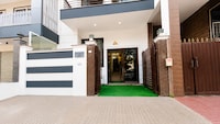 Hotel O Mahadev Guest House